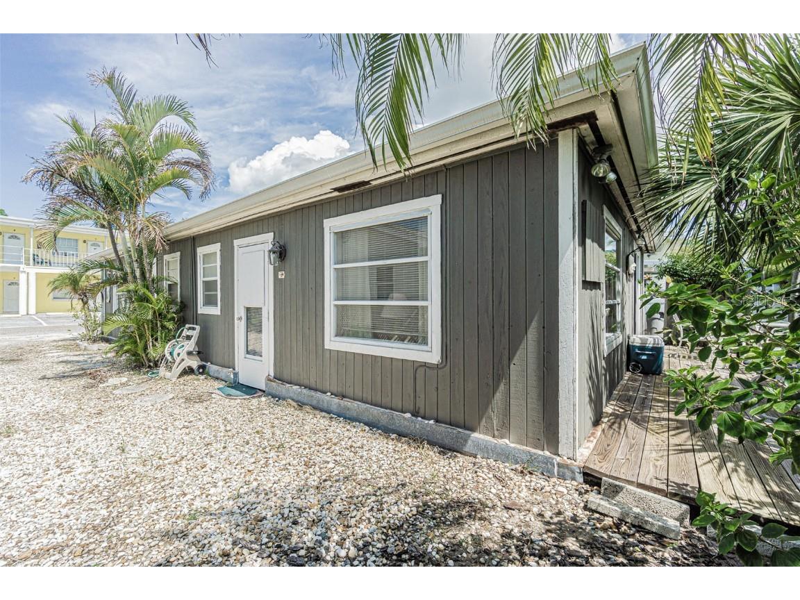 120 177th Avenue W Redington Shores FL 33708 U8214461 image1