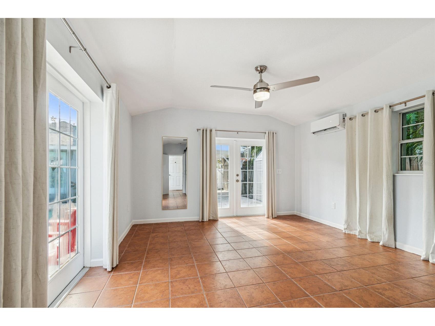 120 19th Avenue N Saint Petersburg FL 33704 TB8460575 image52