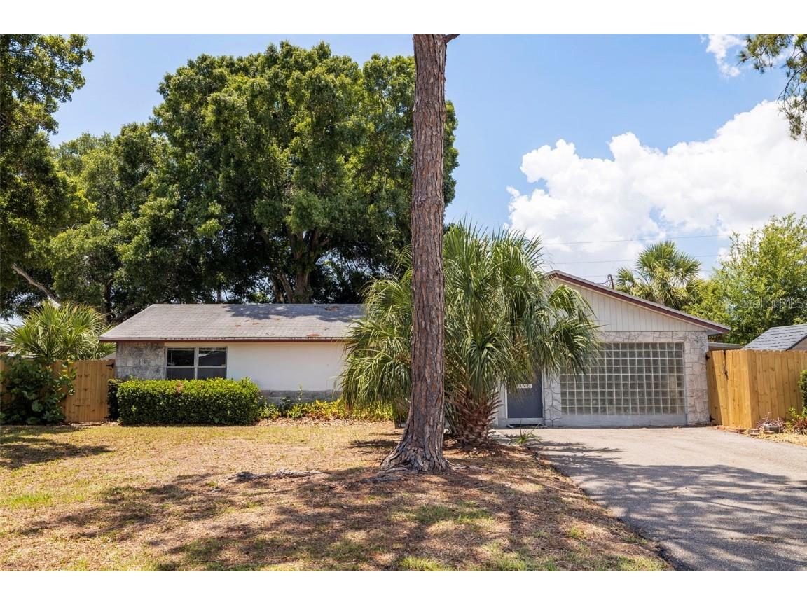 120 74th Avenue Northeast Saint Petersburg FL 33702 U8245544 image1