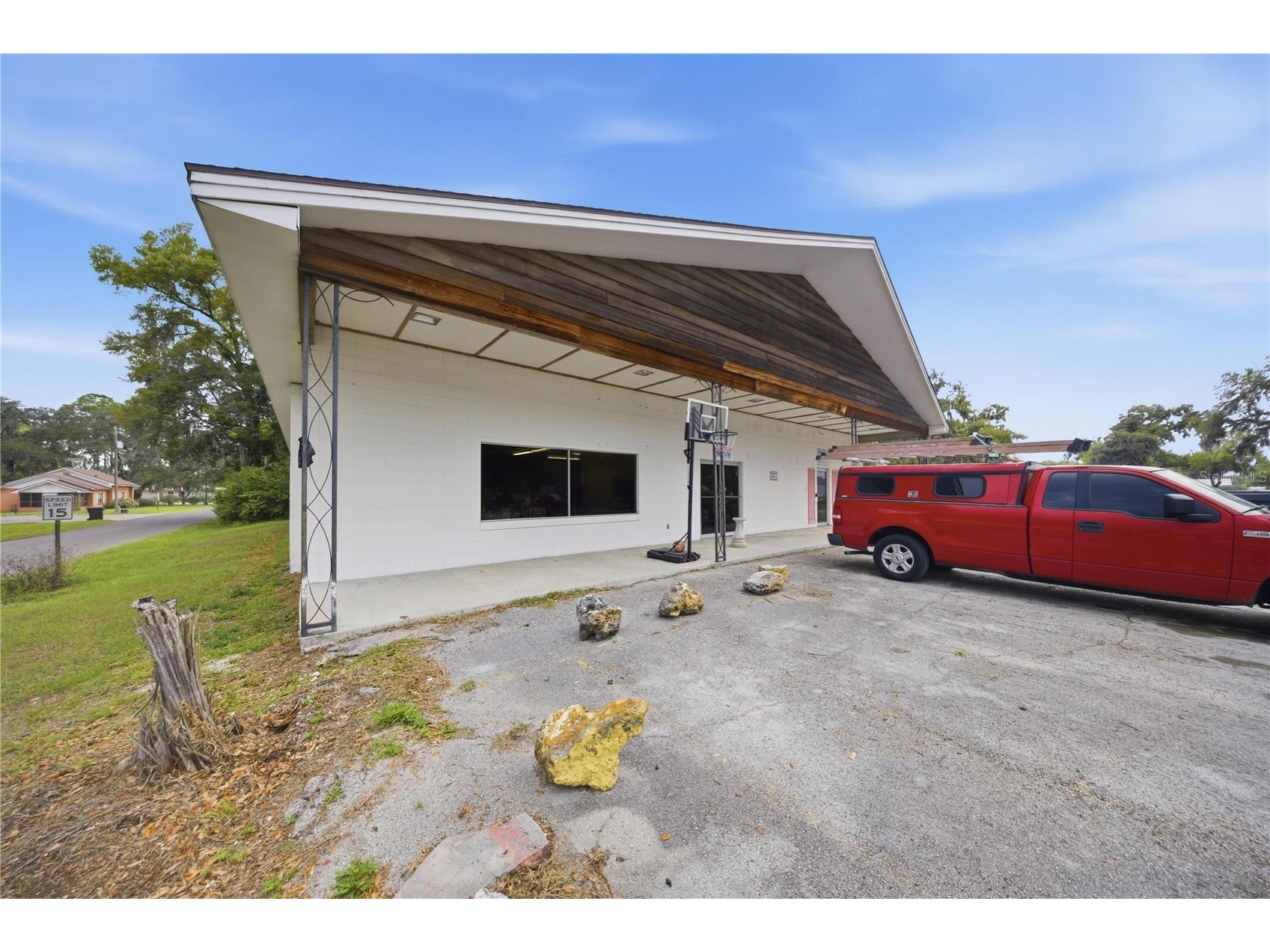 120 N Main Street Bushnell FL 33513 OM720804 image56