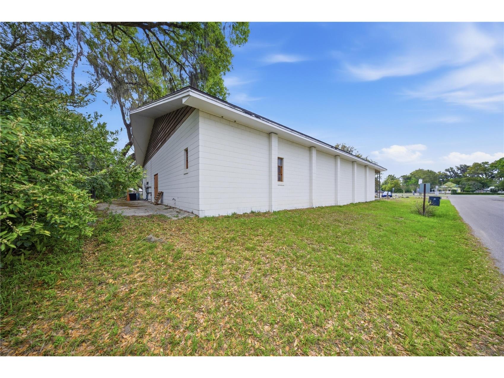 120 N Main Street Bushnell FL 33513 OM720804 image57