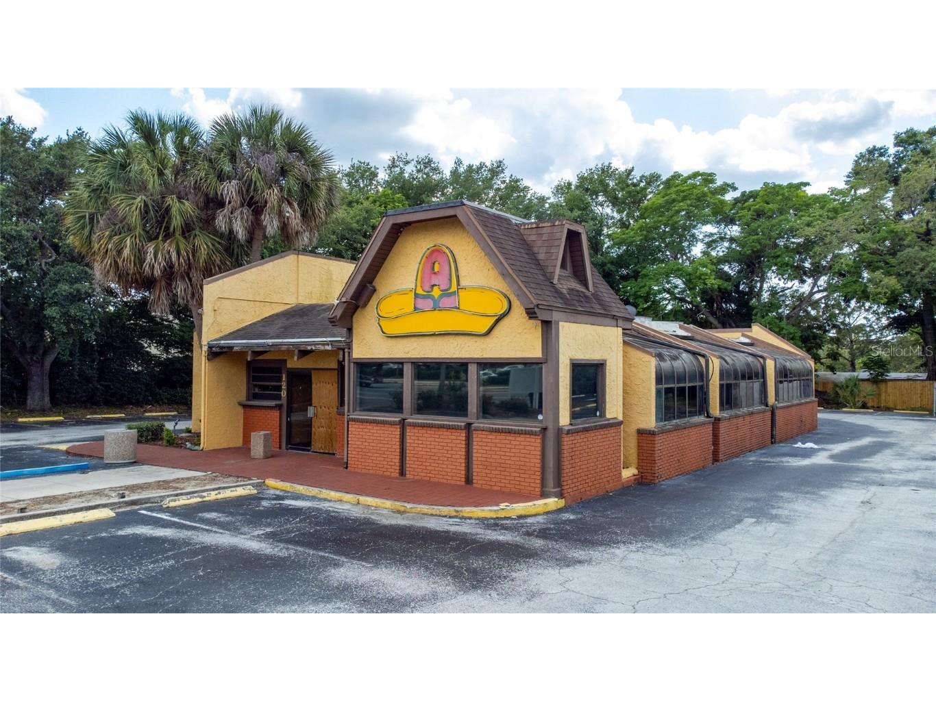 120 N Westmonte Drive Altamonte Springs FL 32714 O6202939 image1