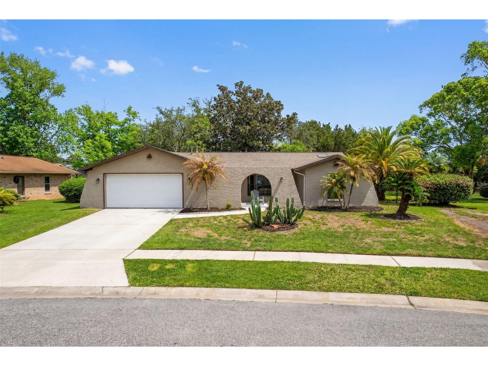 120 Quaker Ridge Drive Daytona Beach FL 32119 V4948008 image1