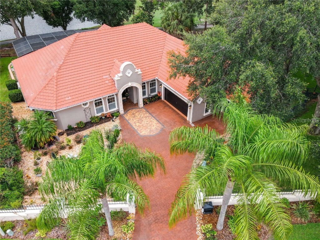120 W Magnolia Avenue Howey In The Hills FL 34737 - LITTLE LAKE HARRIS O6277485 image1