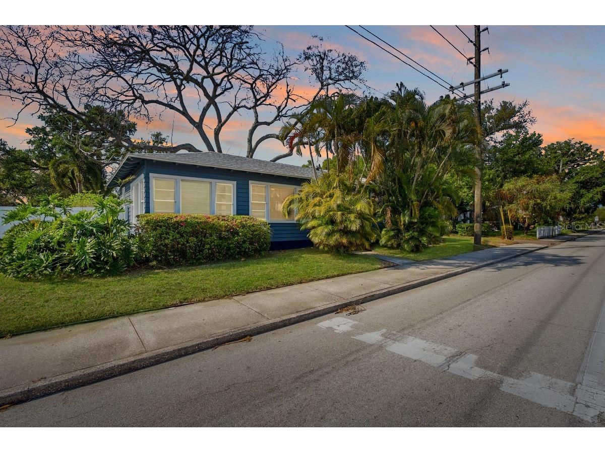 1200 22nd Avenue N Saint Petersburg FL 33704 TB8491959 image1