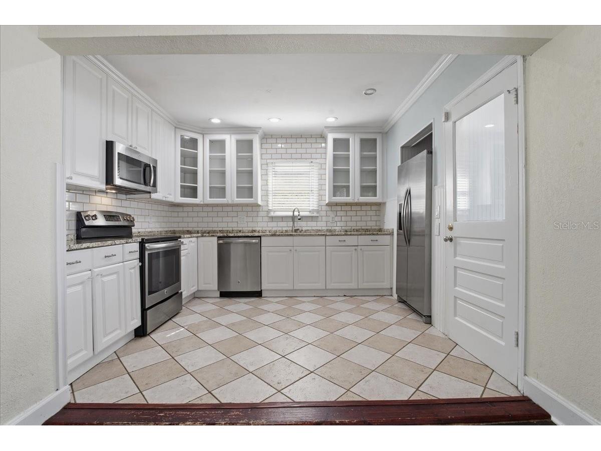 1200 22nd Avenue N Saint Petersburg FL 33704 TB8491959 image15