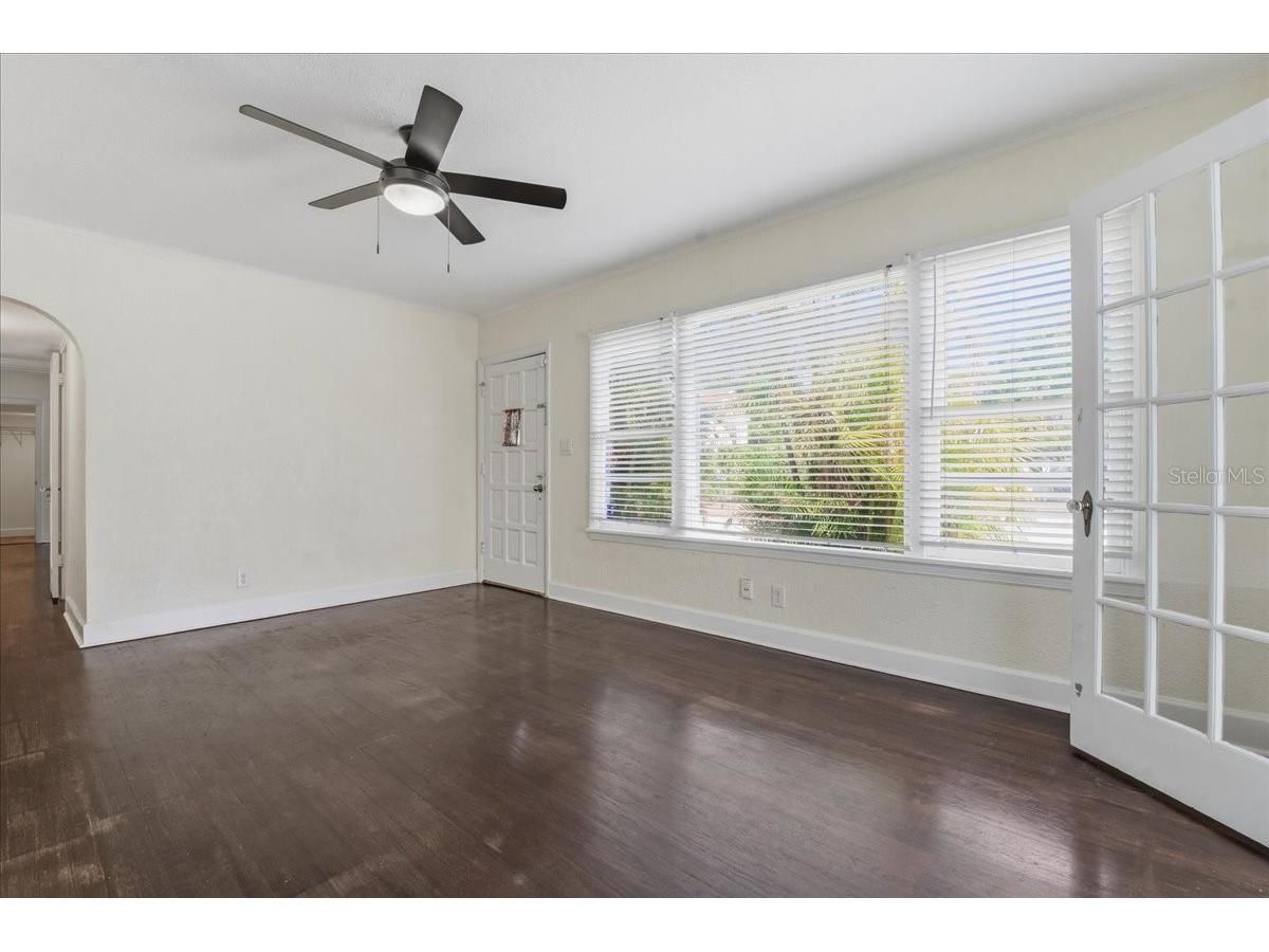 1200 22nd Avenue N Saint Petersburg FL 33704 TB8491959 image19