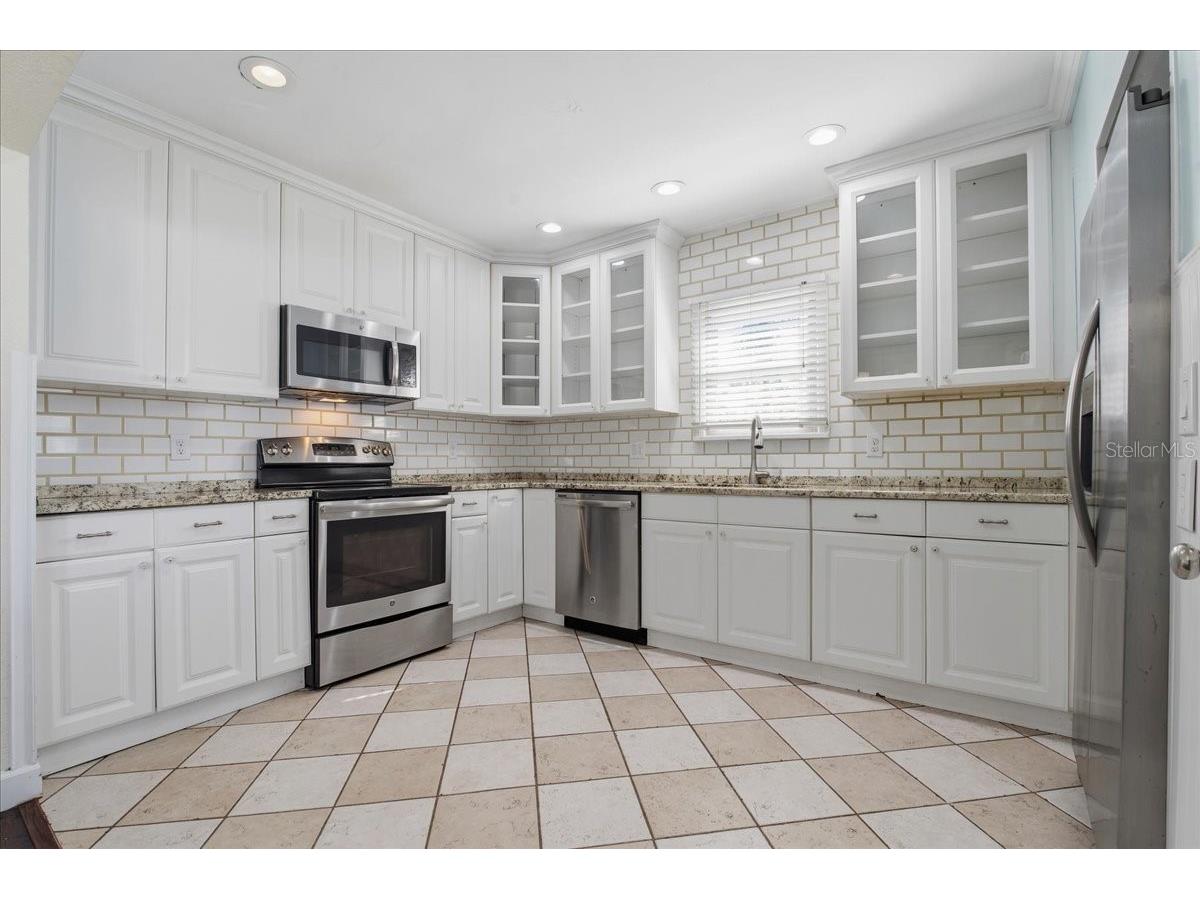 1200 22nd Avenue N Saint Petersburg FL 33704 TB8491959 image5
