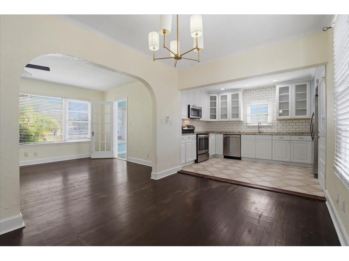 1200 22nd Avenue N Saint Petersburg FL 33704 TB8491959 image9