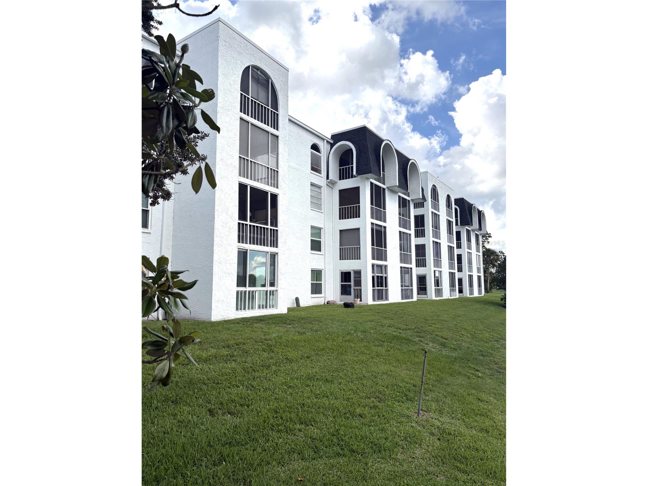 1200 37th Street N #107 Saint Petersburg FL 33713 TB8513936 image2