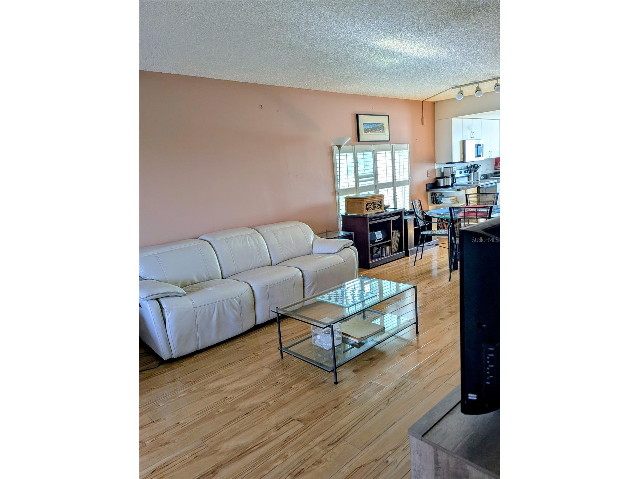 1200 37th Street N #409 Saint Petersburg FL 33713 TB8507298 image2