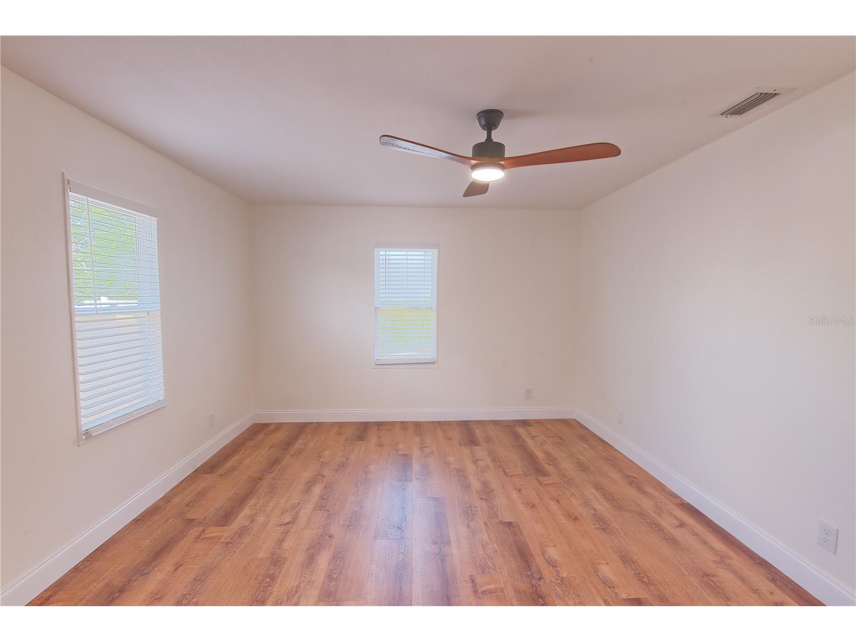 1200 40th Street S Saint Petersburg FL 33711 TB8494789 image14