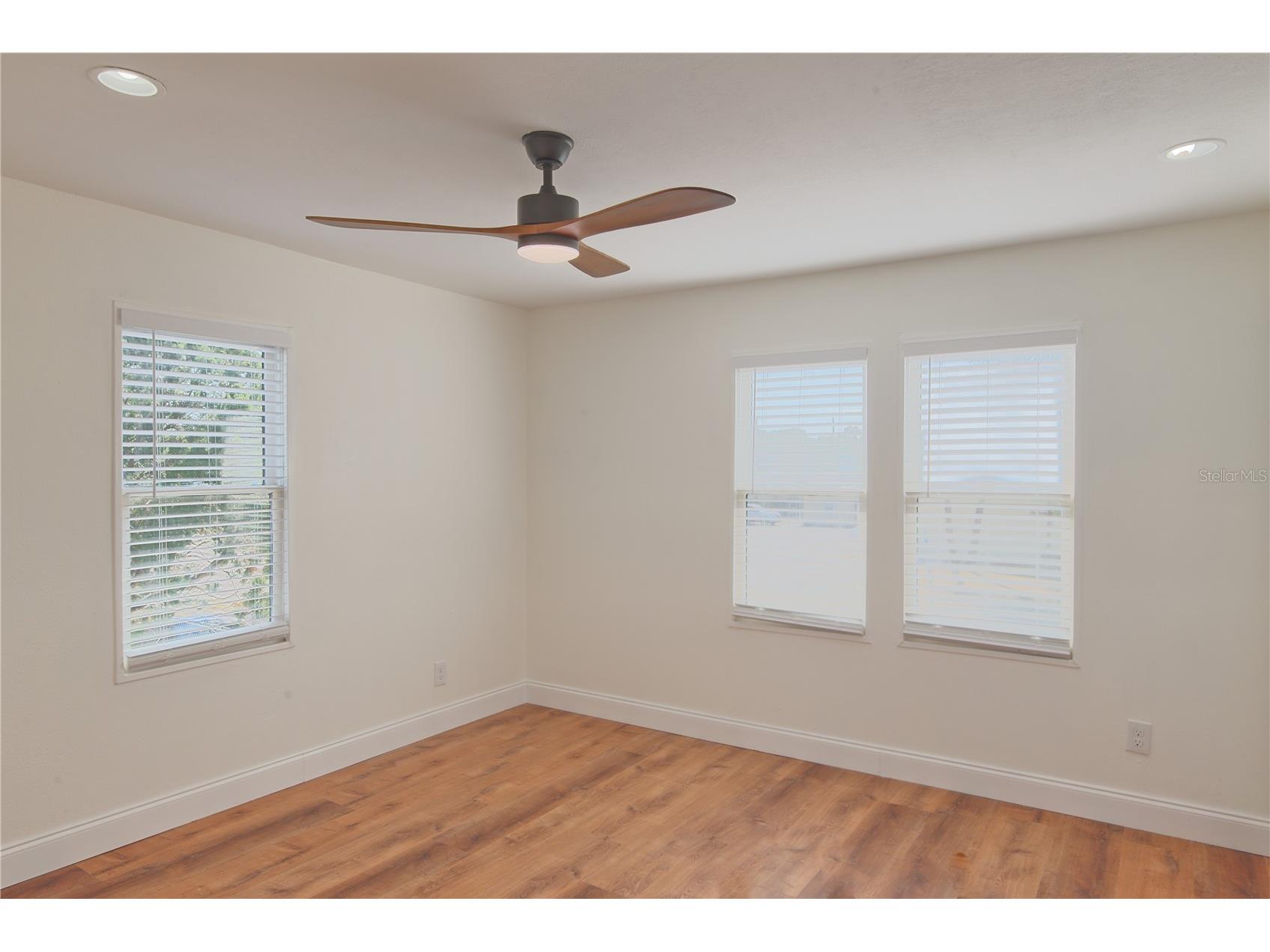 1200 40th Street S Saint Petersburg FL 33711 TB8494789 image17