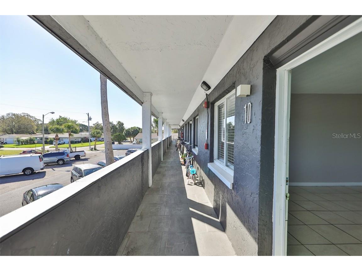 1200 70th Street N #10 Saint Petersburg FL 33710 U8237291 image1