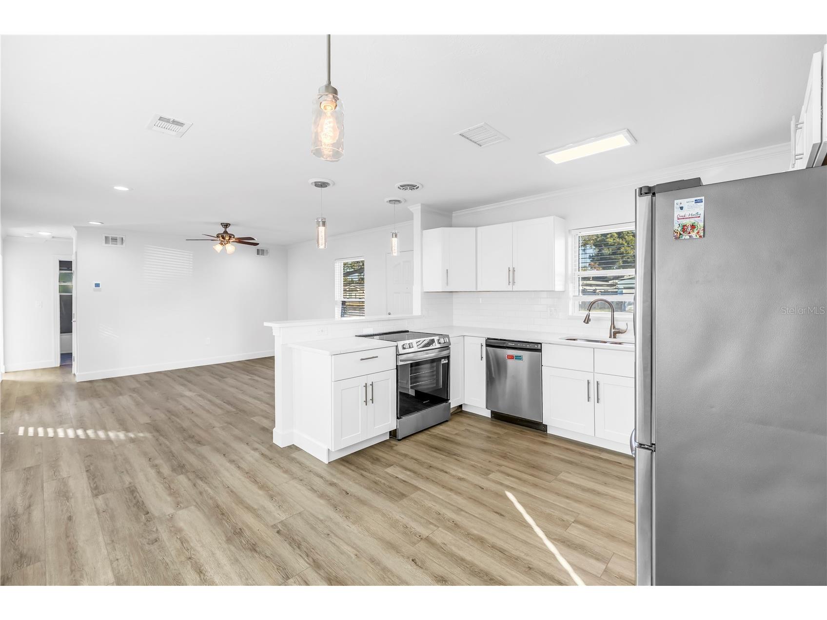 1200 76th Avenue N Saint Petersburg FL 33702 TB8446850 image15