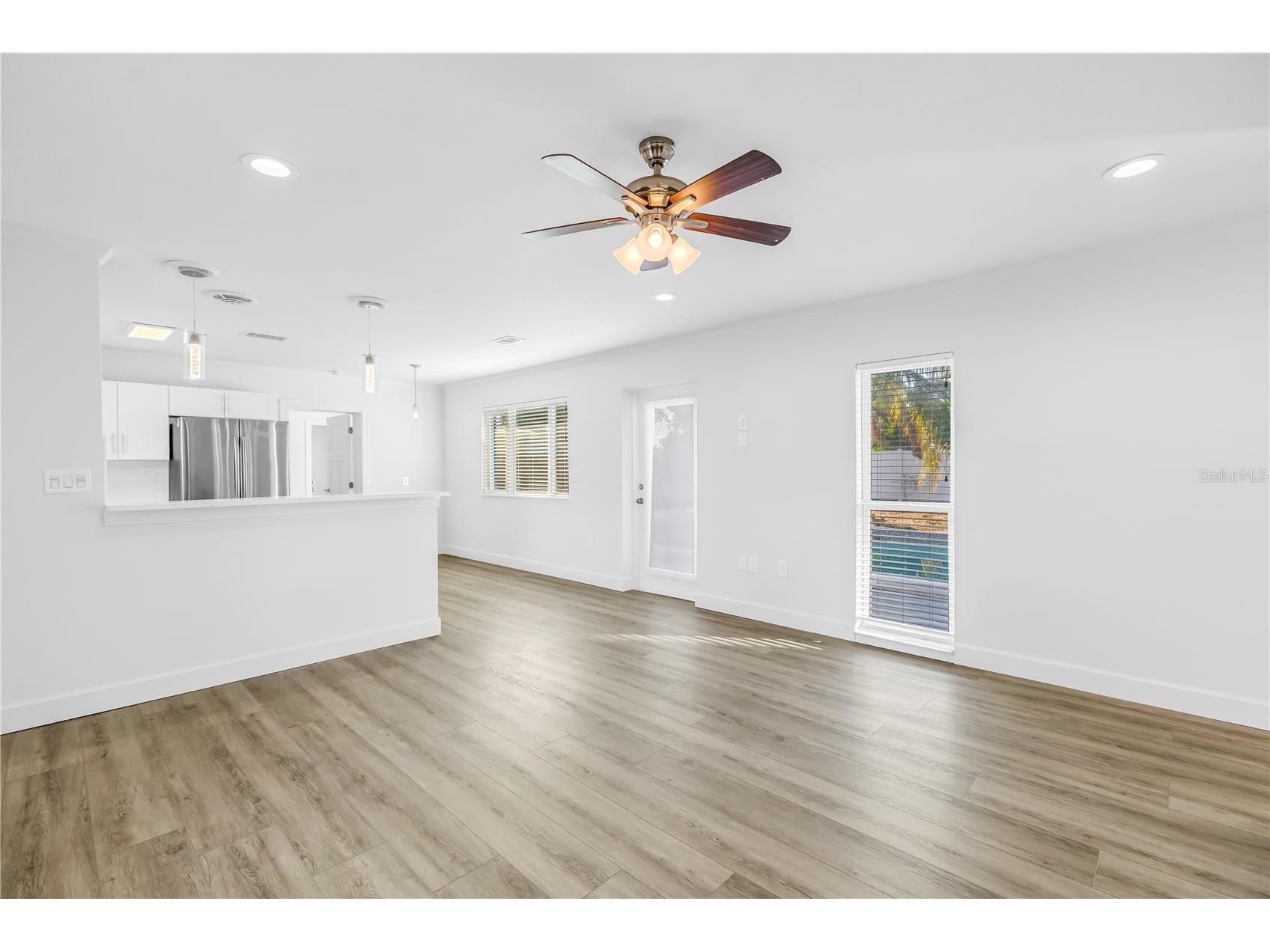 1200 76th Avenue N Saint Petersburg FL 33702 TB8446850 image9