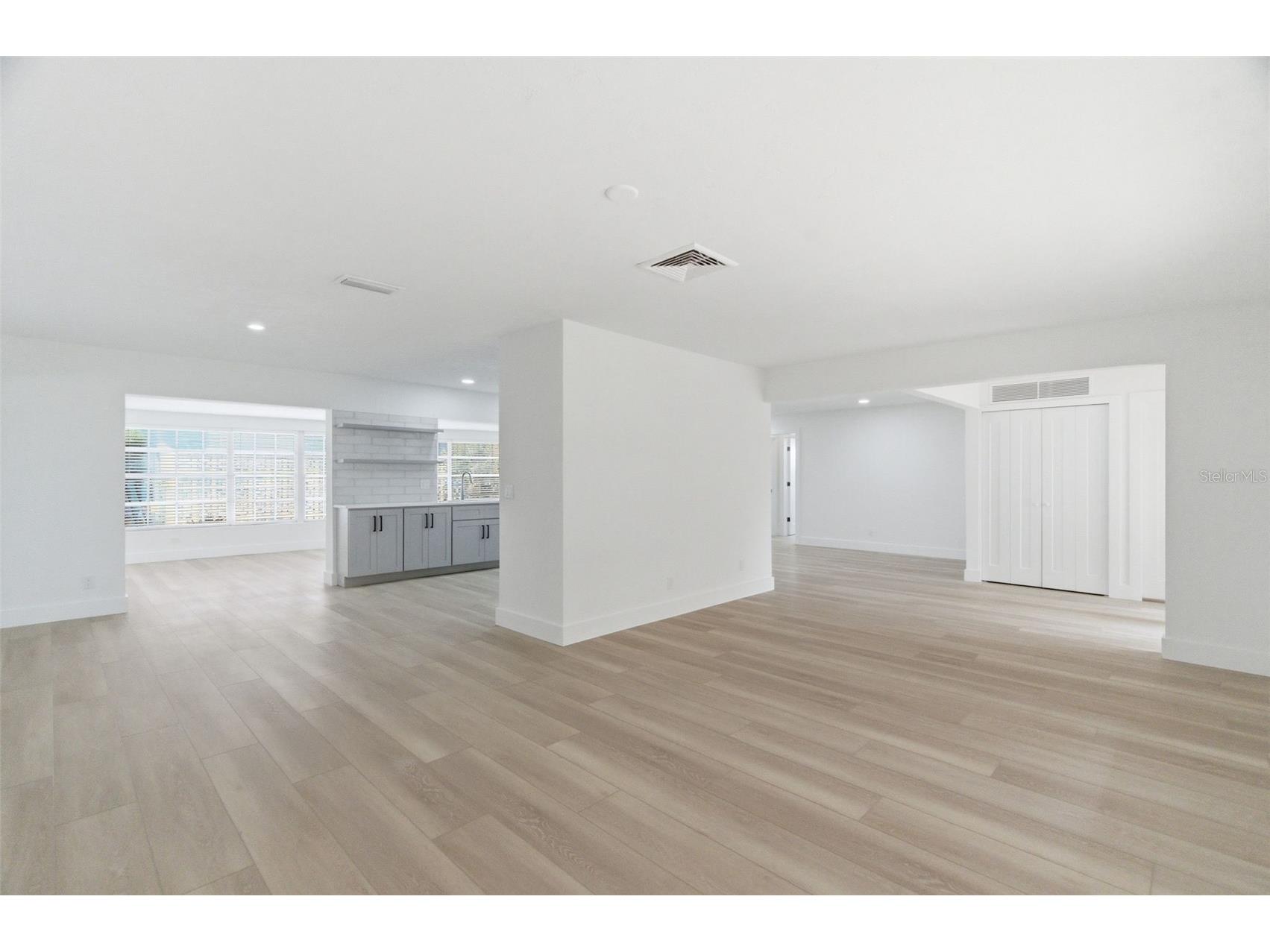 1200 80th St S Saint Petersburg FL 33707 TB8503600 image17