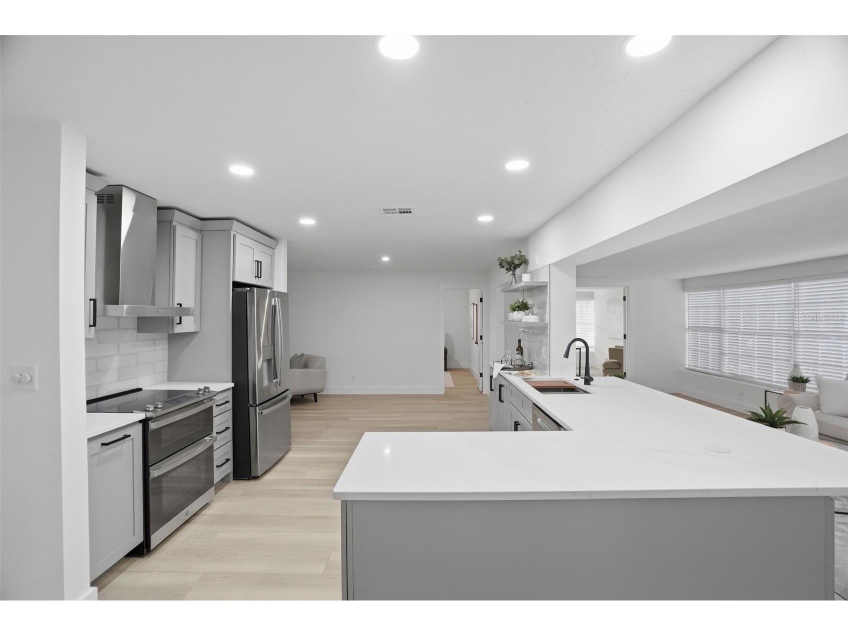 1200 80th St S Saint Petersburg FL 33707 TB8503600 image28