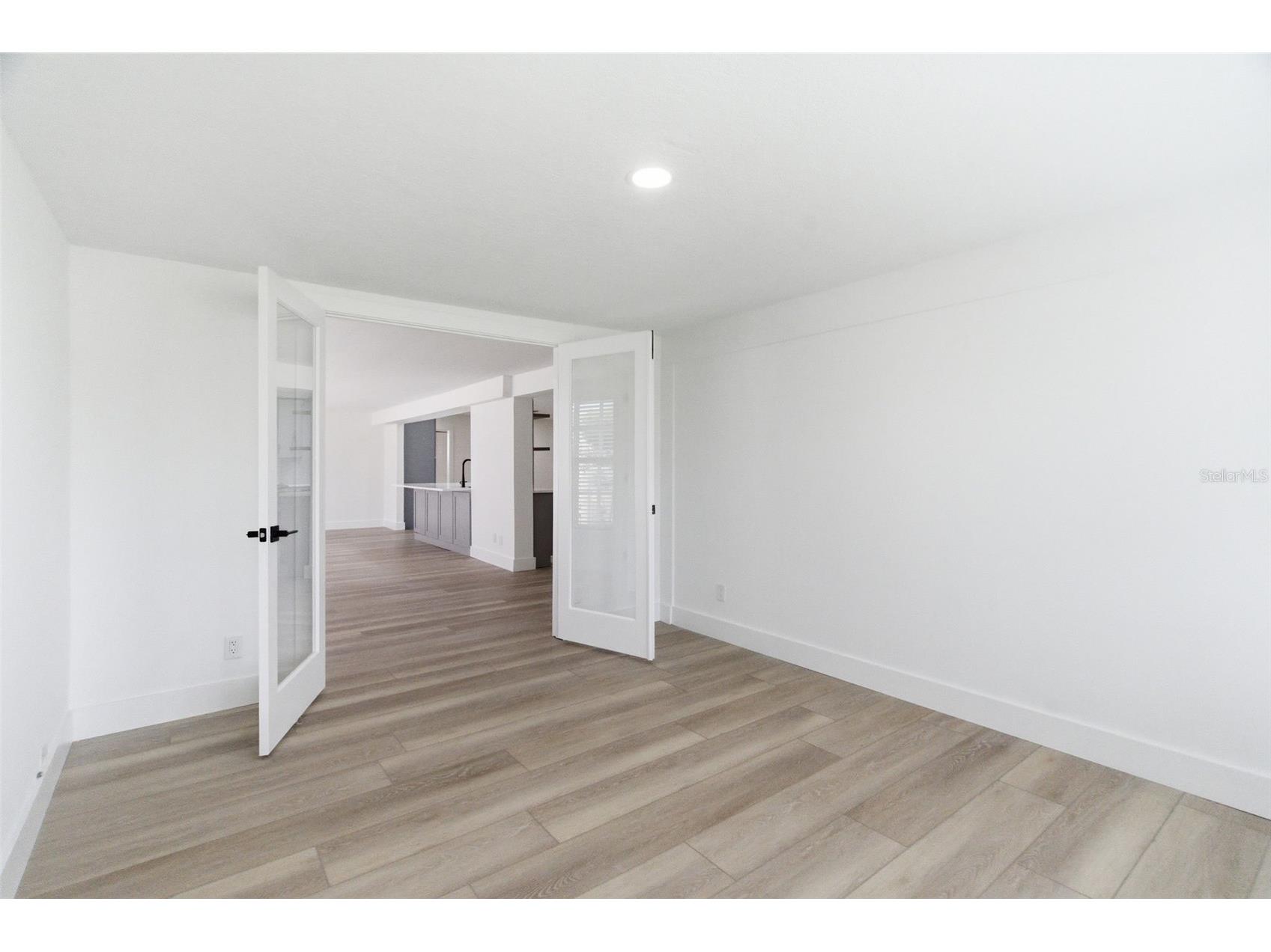 1200 80th St S Saint Petersburg FL 33707 TB8503600 image47