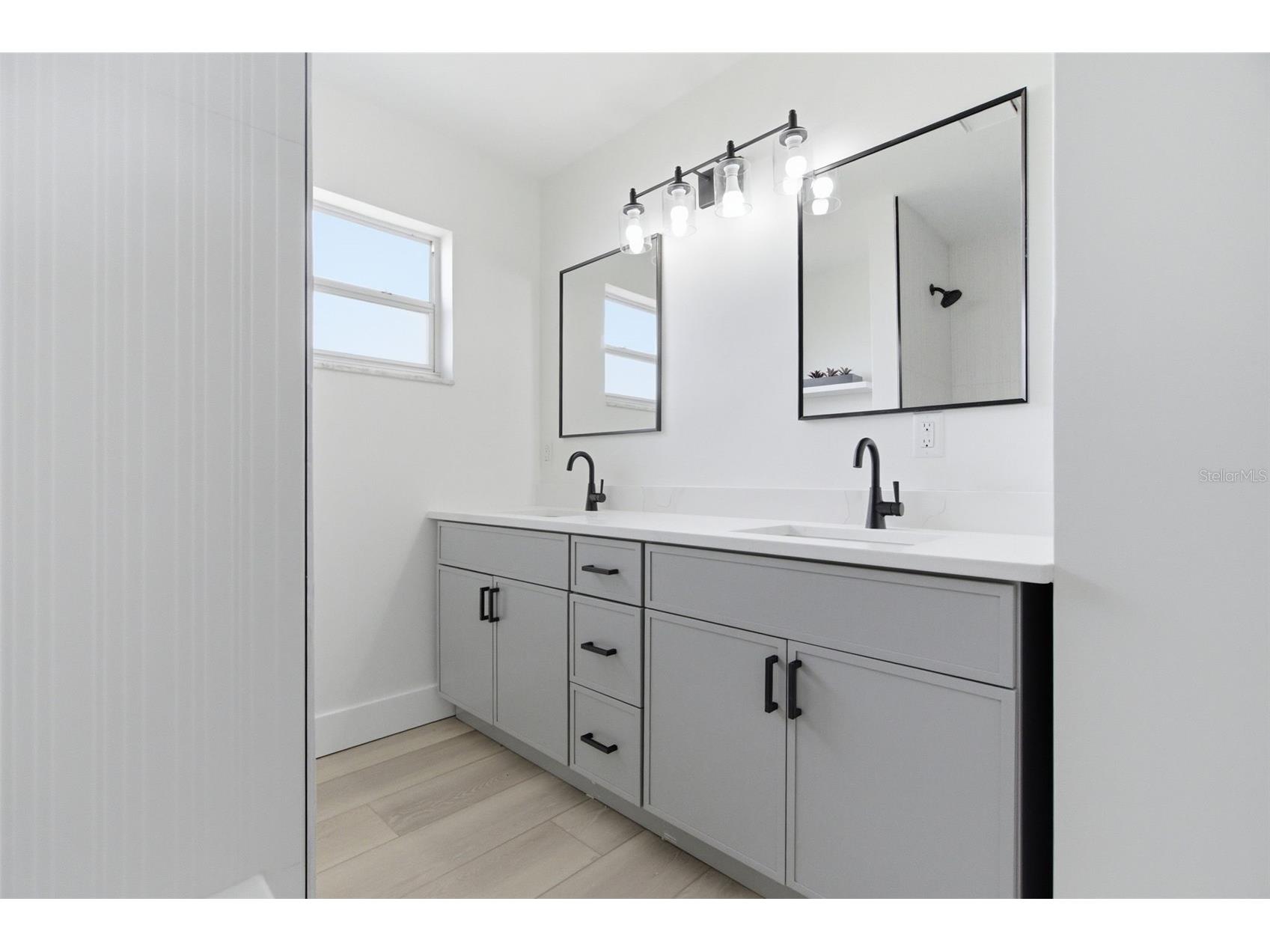 1200 80th St S Saint Petersburg FL 33707 TB8503600 image68