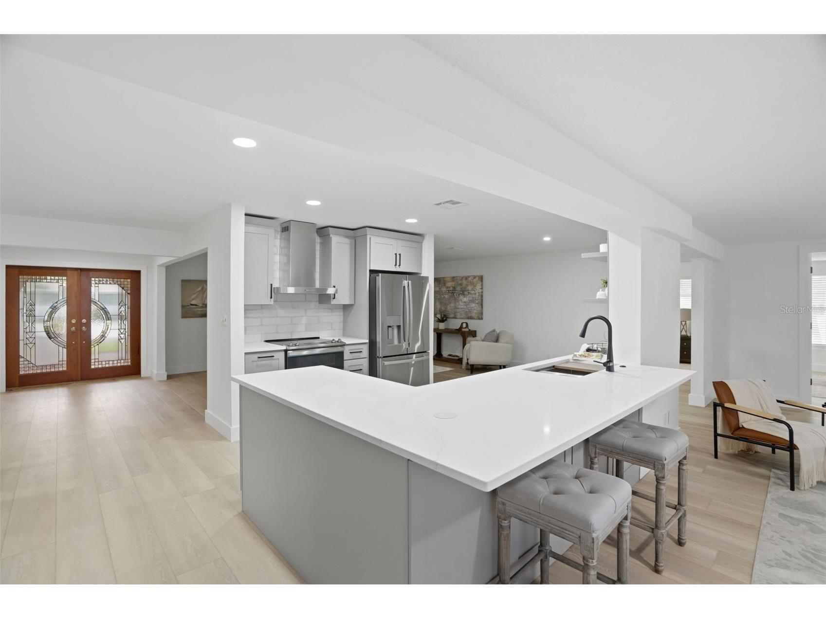 1200 80th St S Saint Petersburg FL 33707 TB8503600 image7