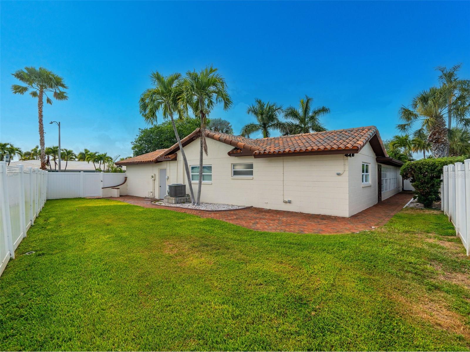 1200 80th St S Saint Petersburg FL 33707 TB8503600 image79