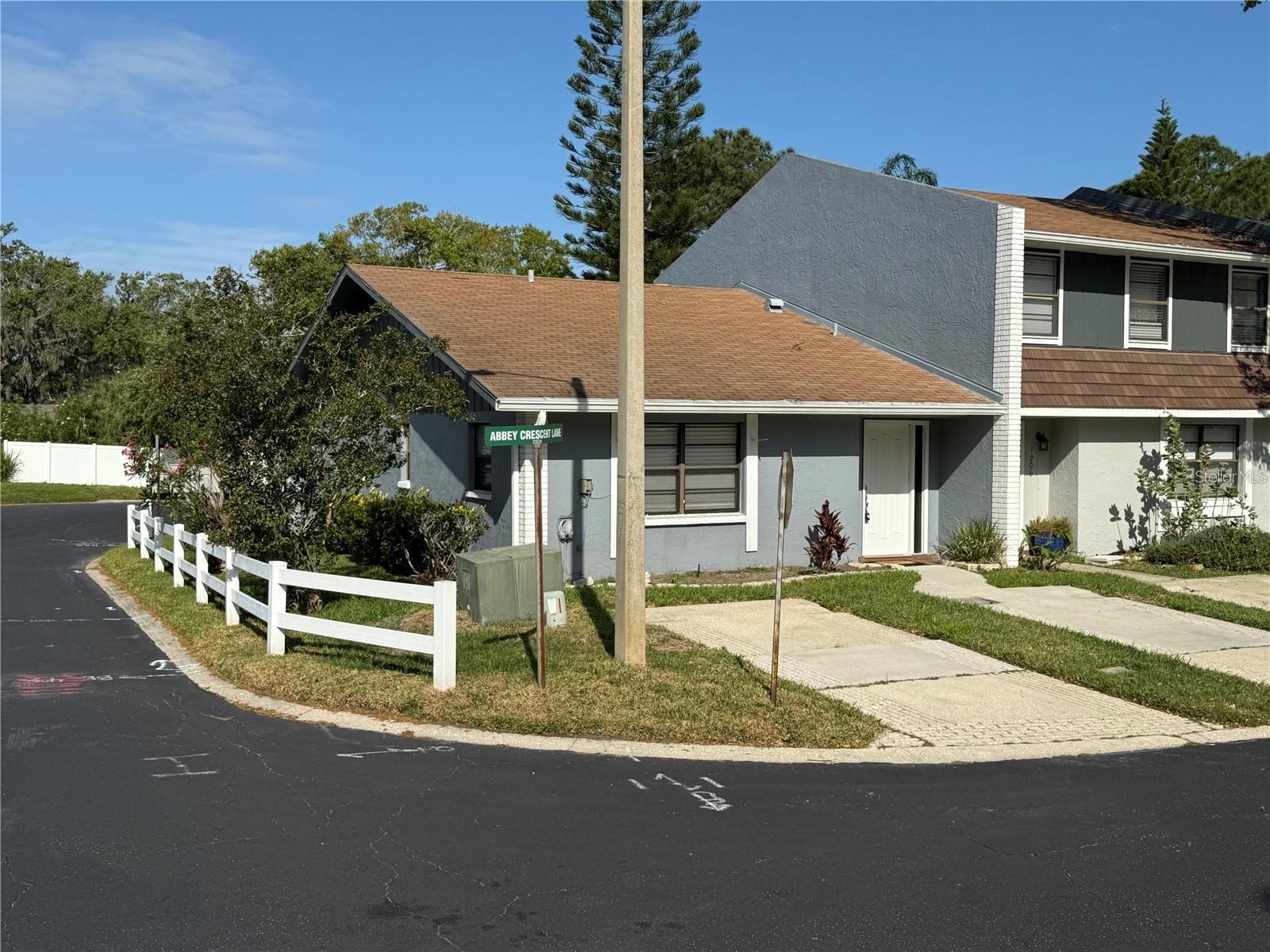 1200 Abbey Crescent Lane Clearwater FL 33759 TB8496633 image1