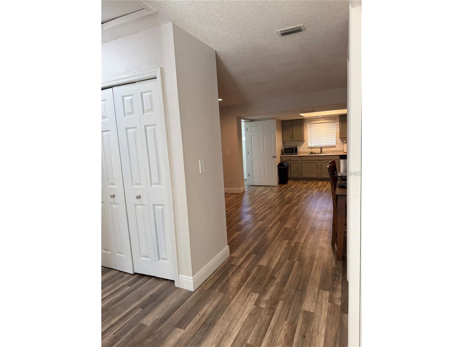 1200 Abbey Crescent Lane Clearwater FL 33759 TB8496633 image8