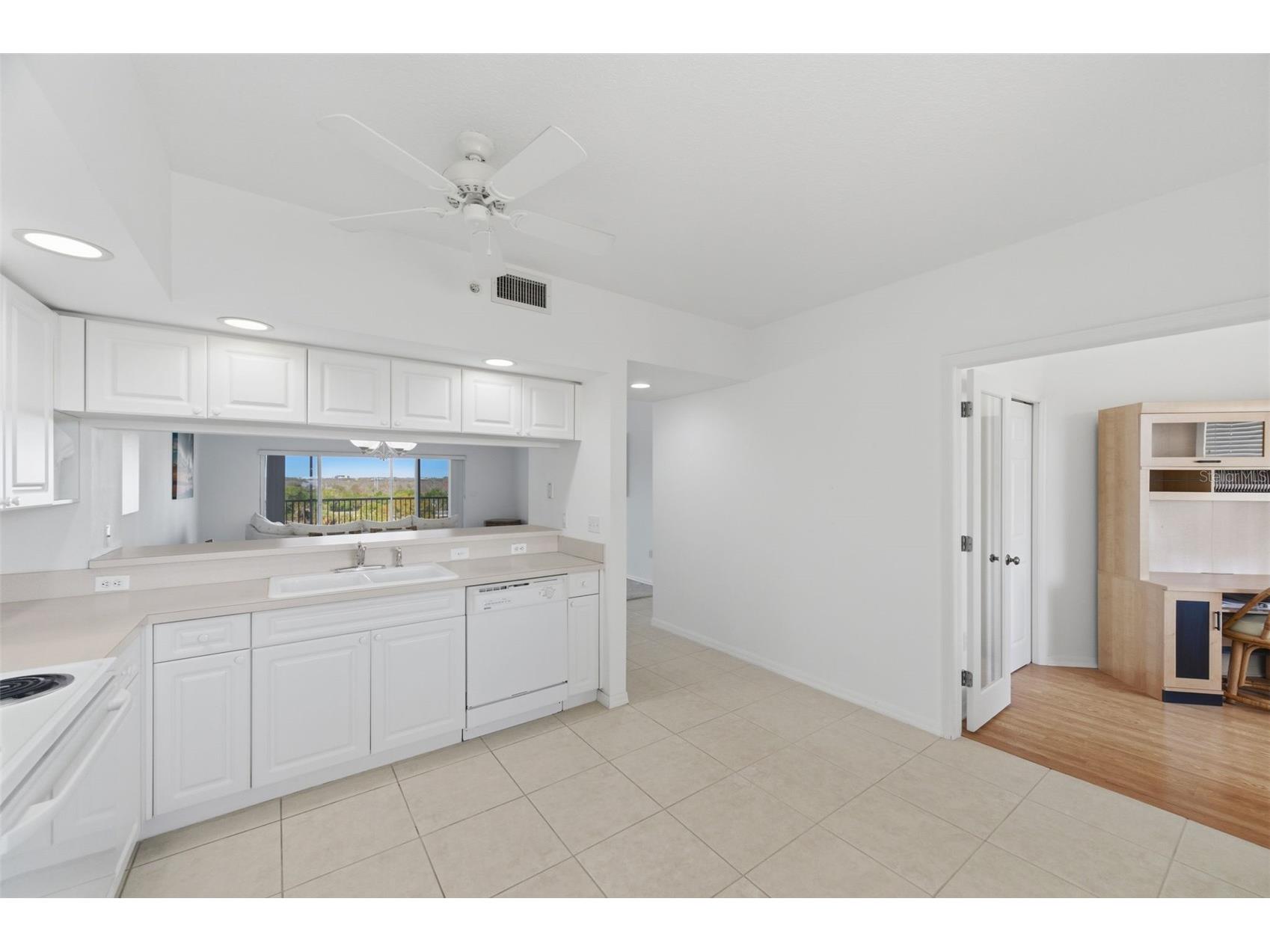 1200 Country Club Drive #1404 Largo FL 33771 - SHORE LAKE TB8473445 image35