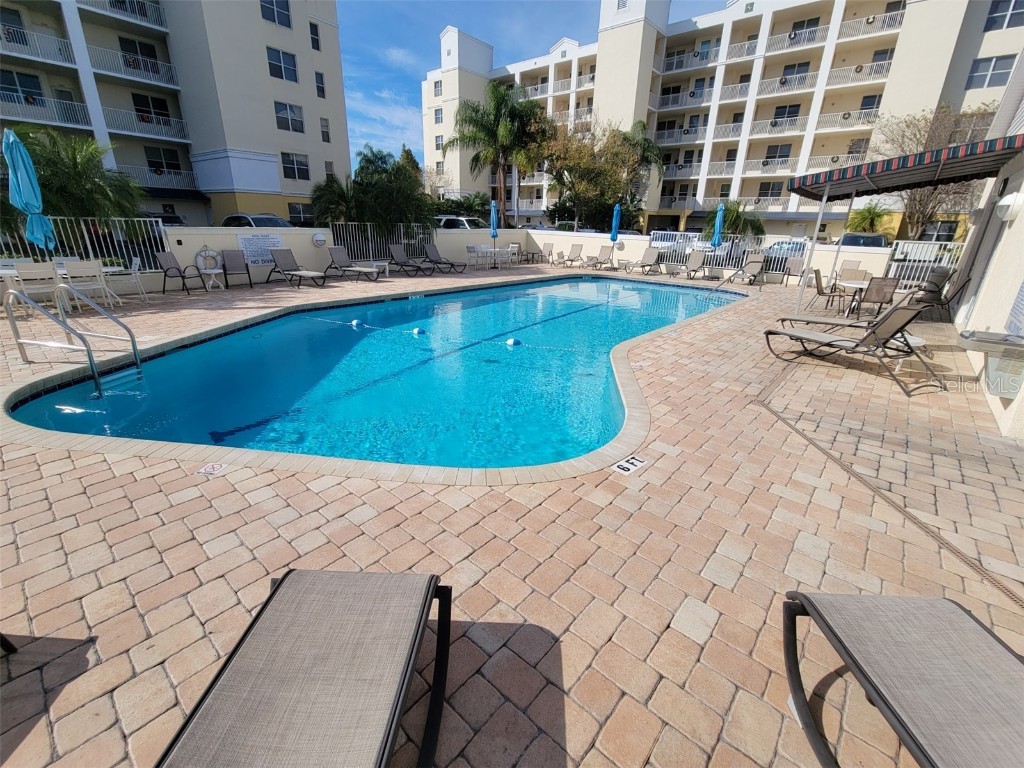 1200 Country Club Drive #2305 Largo FL 33771 J979246 image1