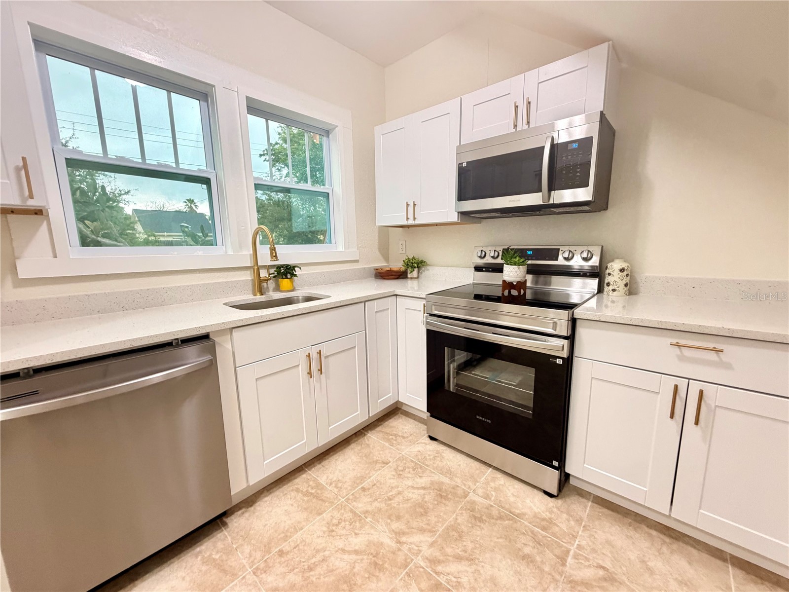 1200 E Henry Avenue Tampa FL 33604 W7887769 image14