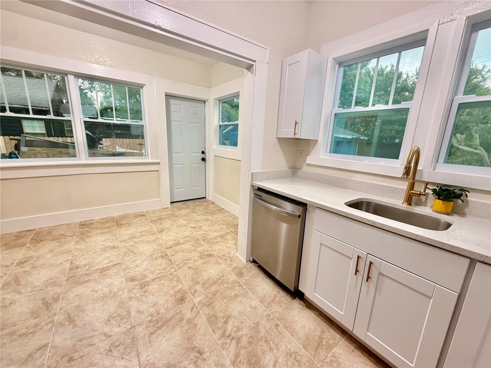 1200 E Henry Avenue Tampa FL 33604 W7887769 image15