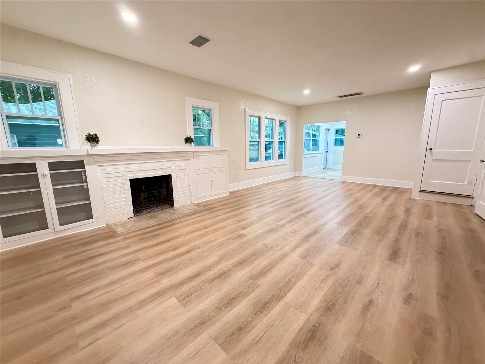 1200 E Henry Avenue Tampa FL 33604 W7887769 image6