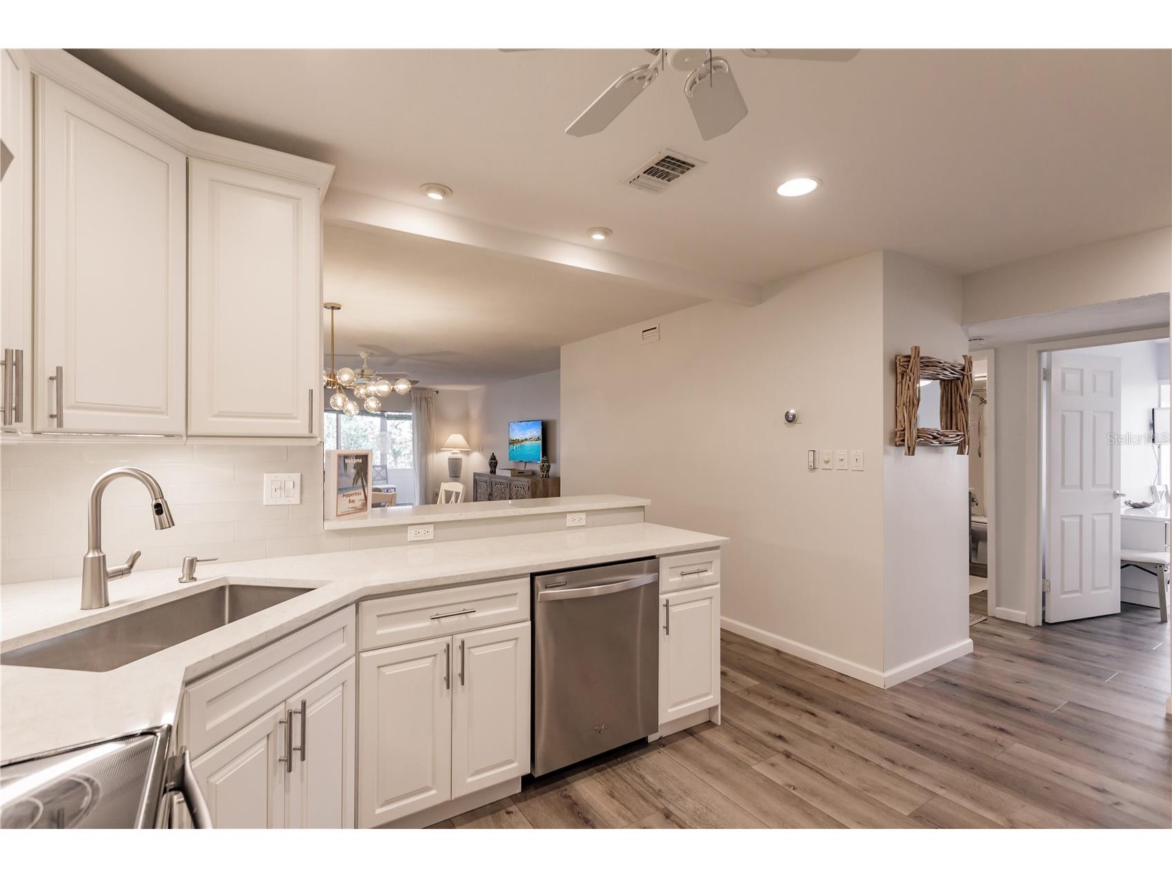 1200 E Peppertree Lane #303 Sarasota FL 34242 TB8470681 image11