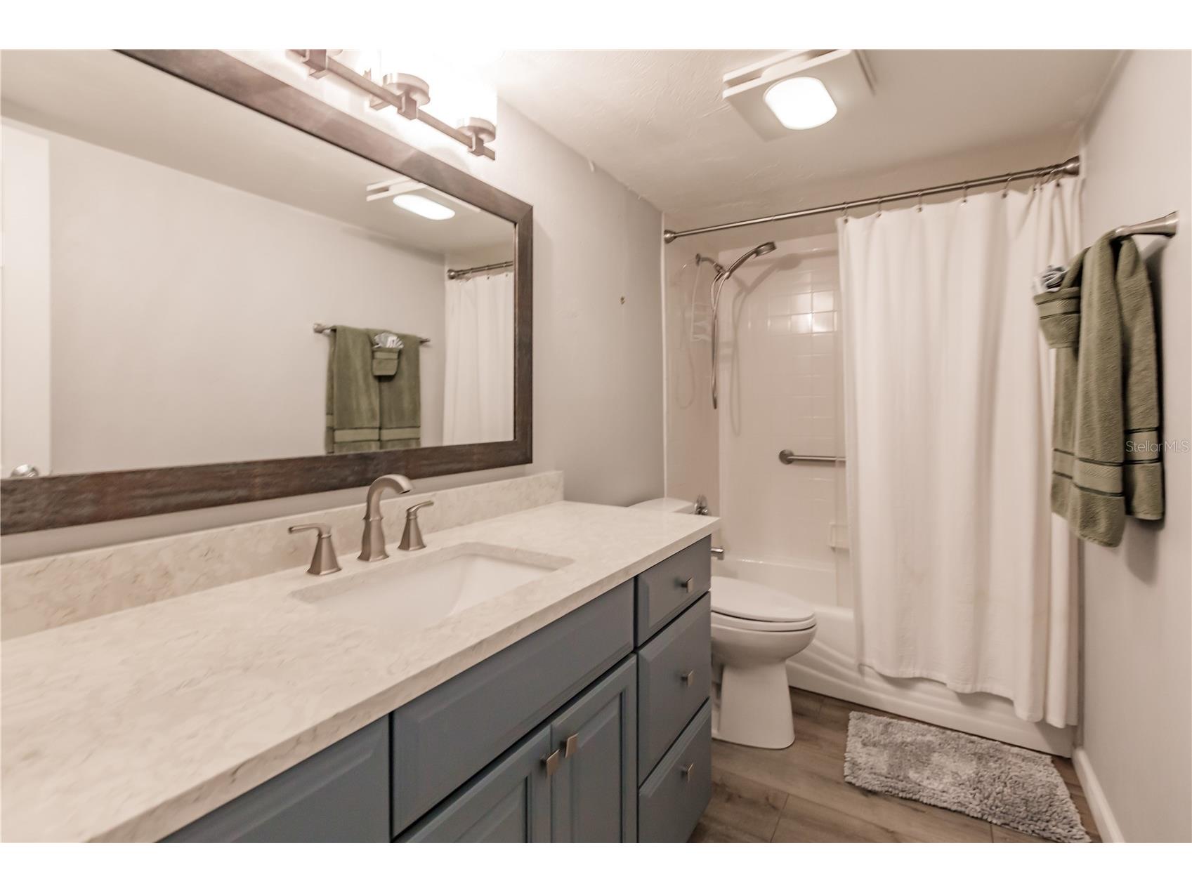 1200 E Peppertree Lane #303 Sarasota FL 34242 TB8470681 image24