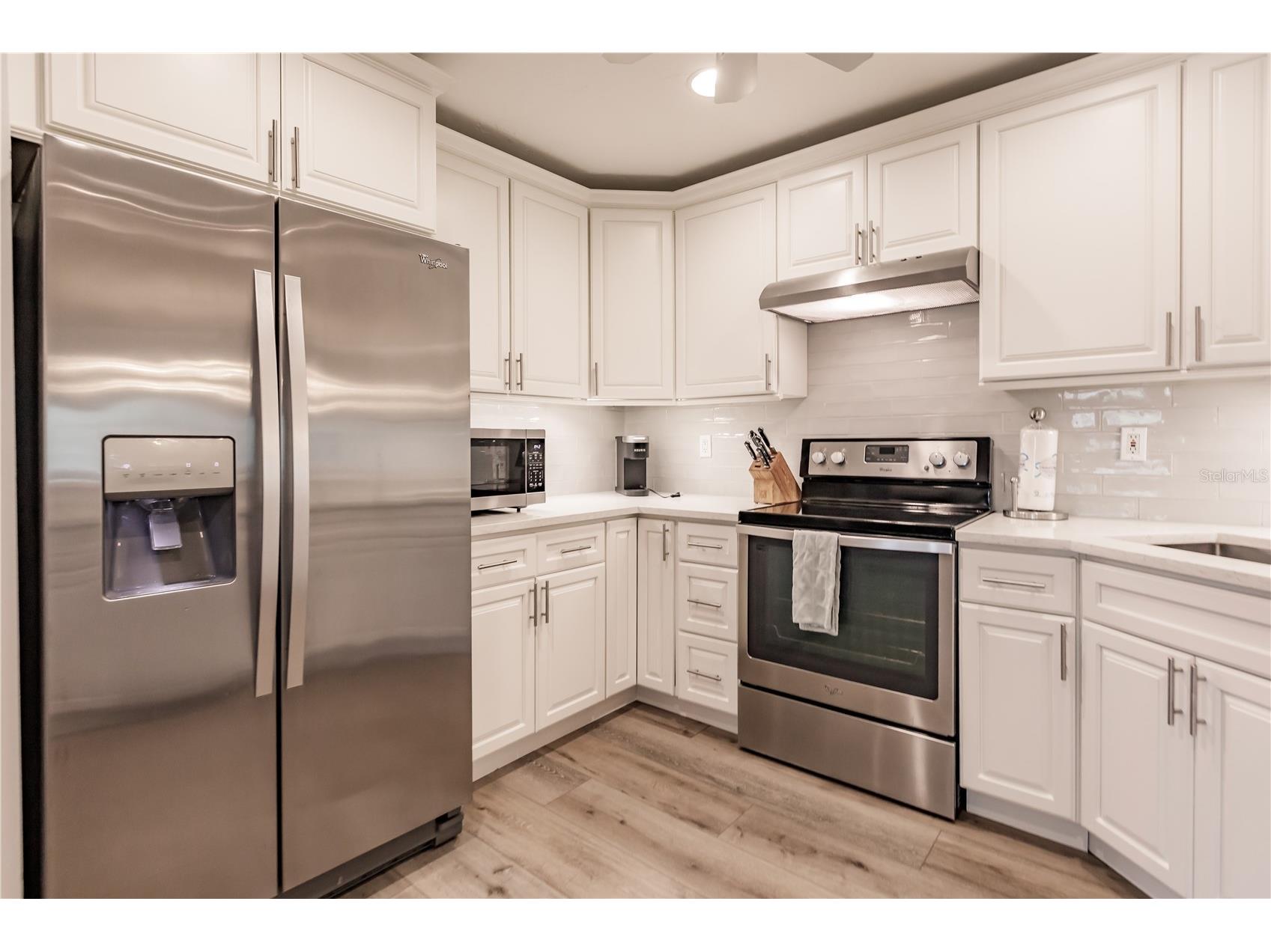 1200 E Peppertree Lane #303 Sarasota FL 34242 TB8470681 image9