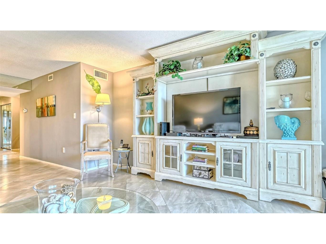 1200 E Peppertree Lane #305 Sarasota FL 34242 A4639567 image18