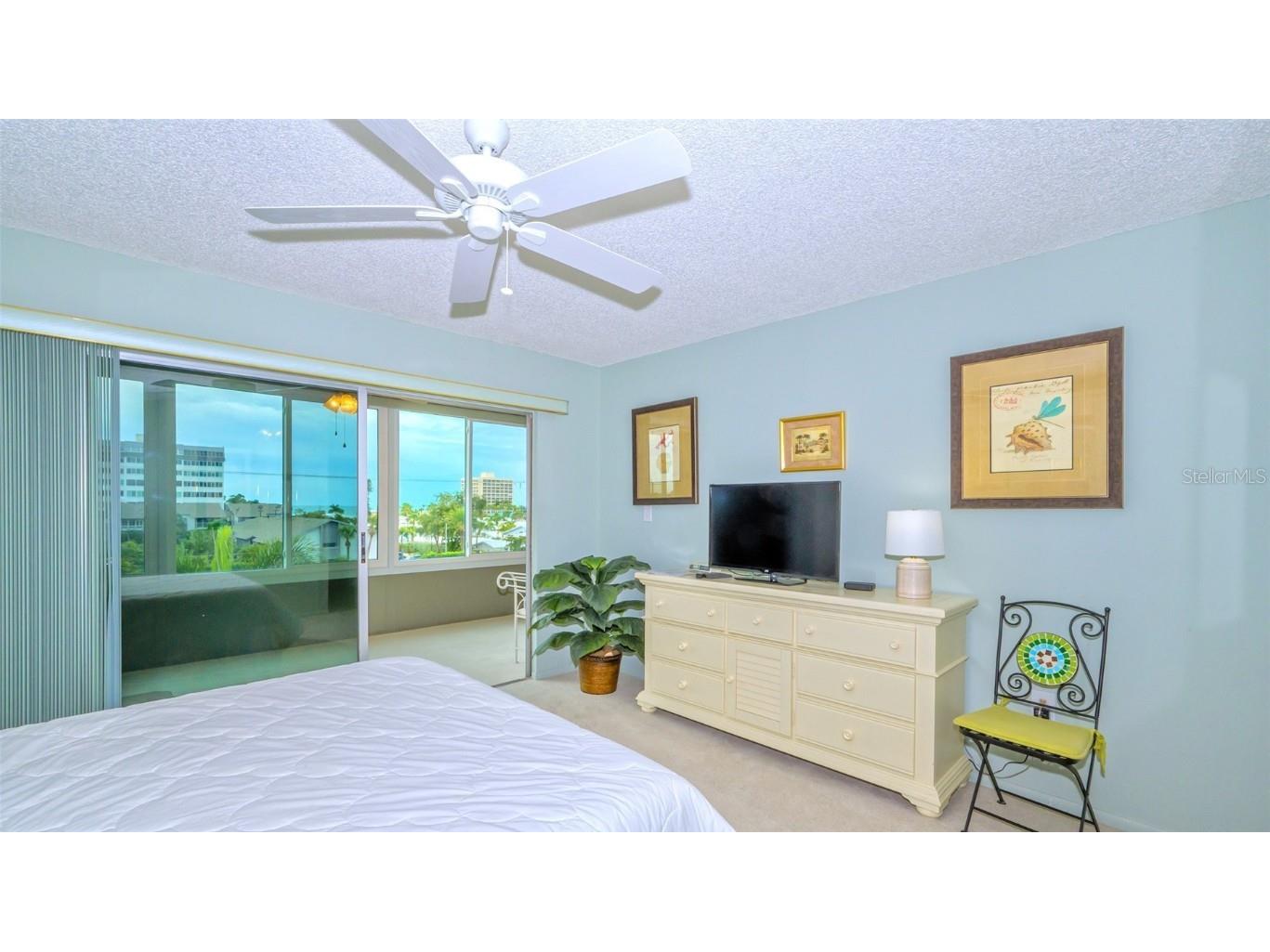 1200 E Peppertree Lane #305 Sarasota FL 34242 A4639567 image21