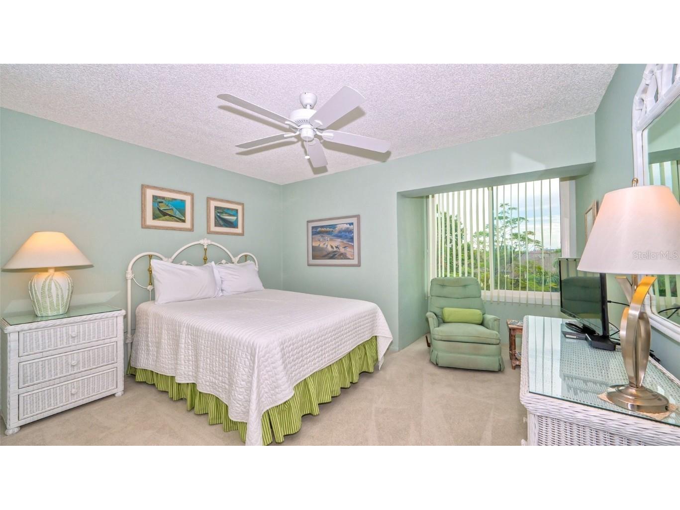 1200 E Peppertree Lane #305 Sarasota FL 34242 A4639567 image25