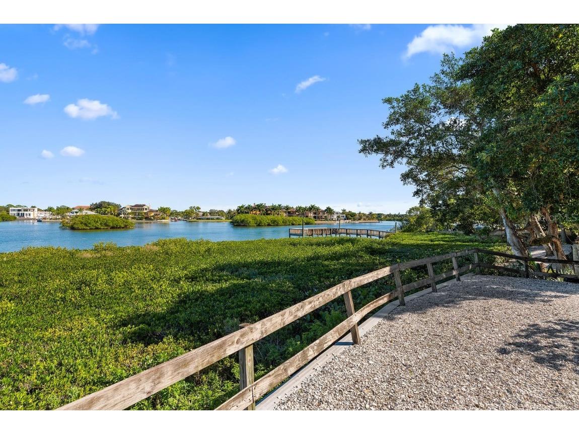 1200 E Peppertree Lane #305 Sarasota FL 34242 A4639567 image34