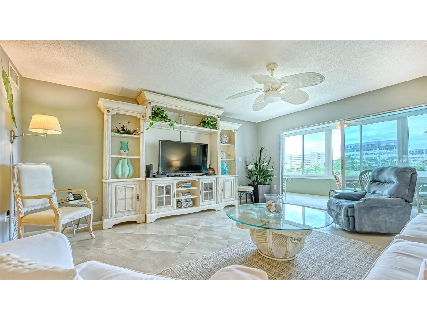 1200 E Peppertree Lane #305 Sarasota FL 34242 A4639567 image5