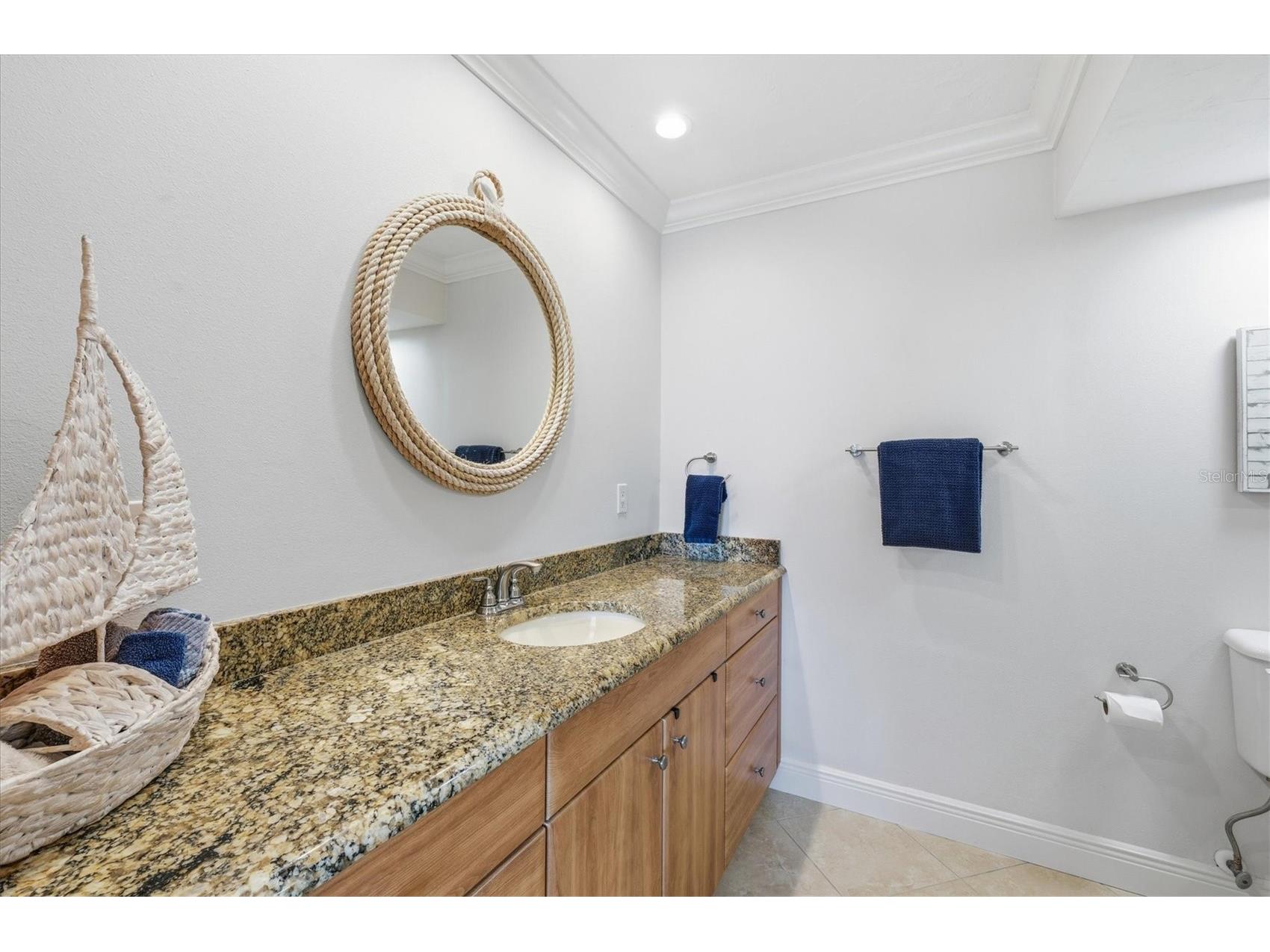 1200 E Peppertree Lane #307 Sarasota FL 34242 A4683608 image28