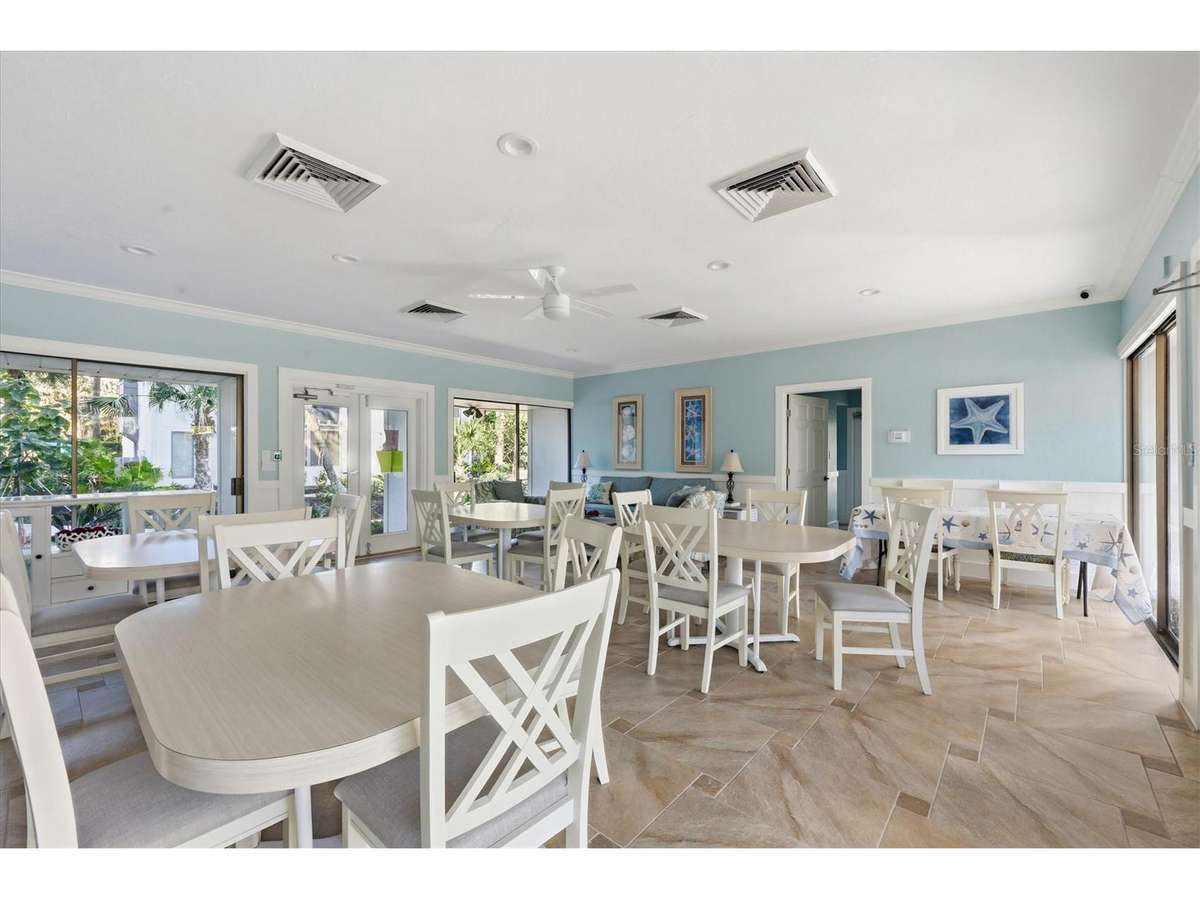 1200 E Peppertree Lane #307 Sarasota FL 34242 A4683608 image38