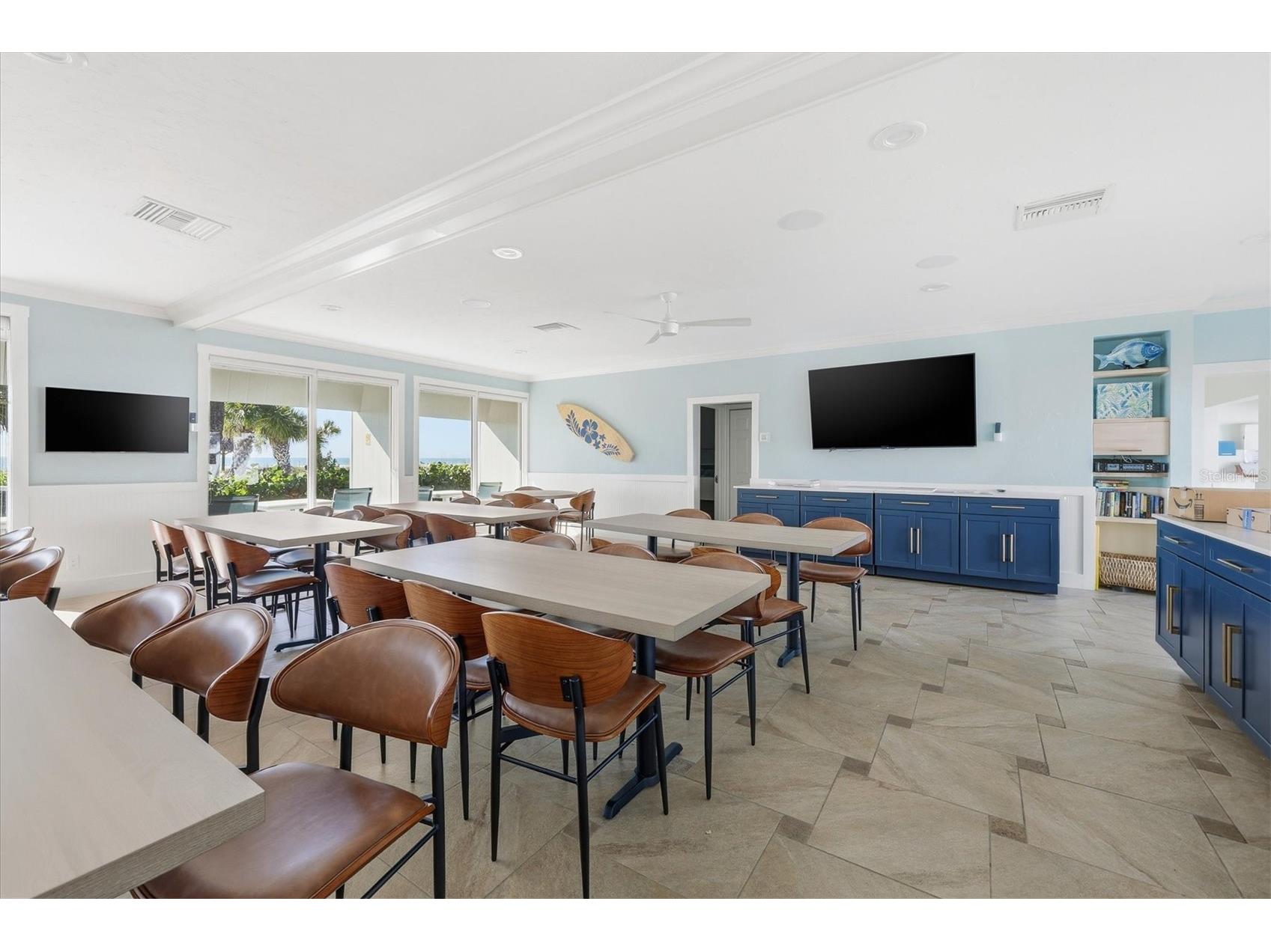 1200 E Peppertree Lane #307 Sarasota FL 34242 A4683608 image39
