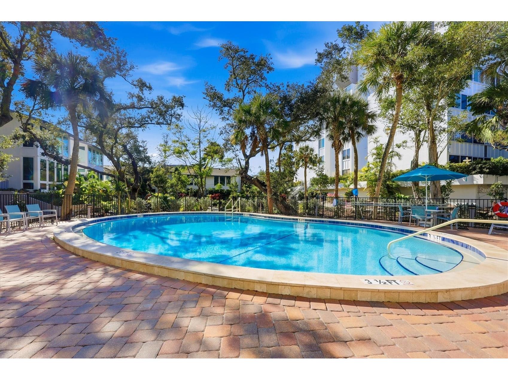 1200 E Peppertree Lane #307 Sarasota FL 34242 A4683608 image43