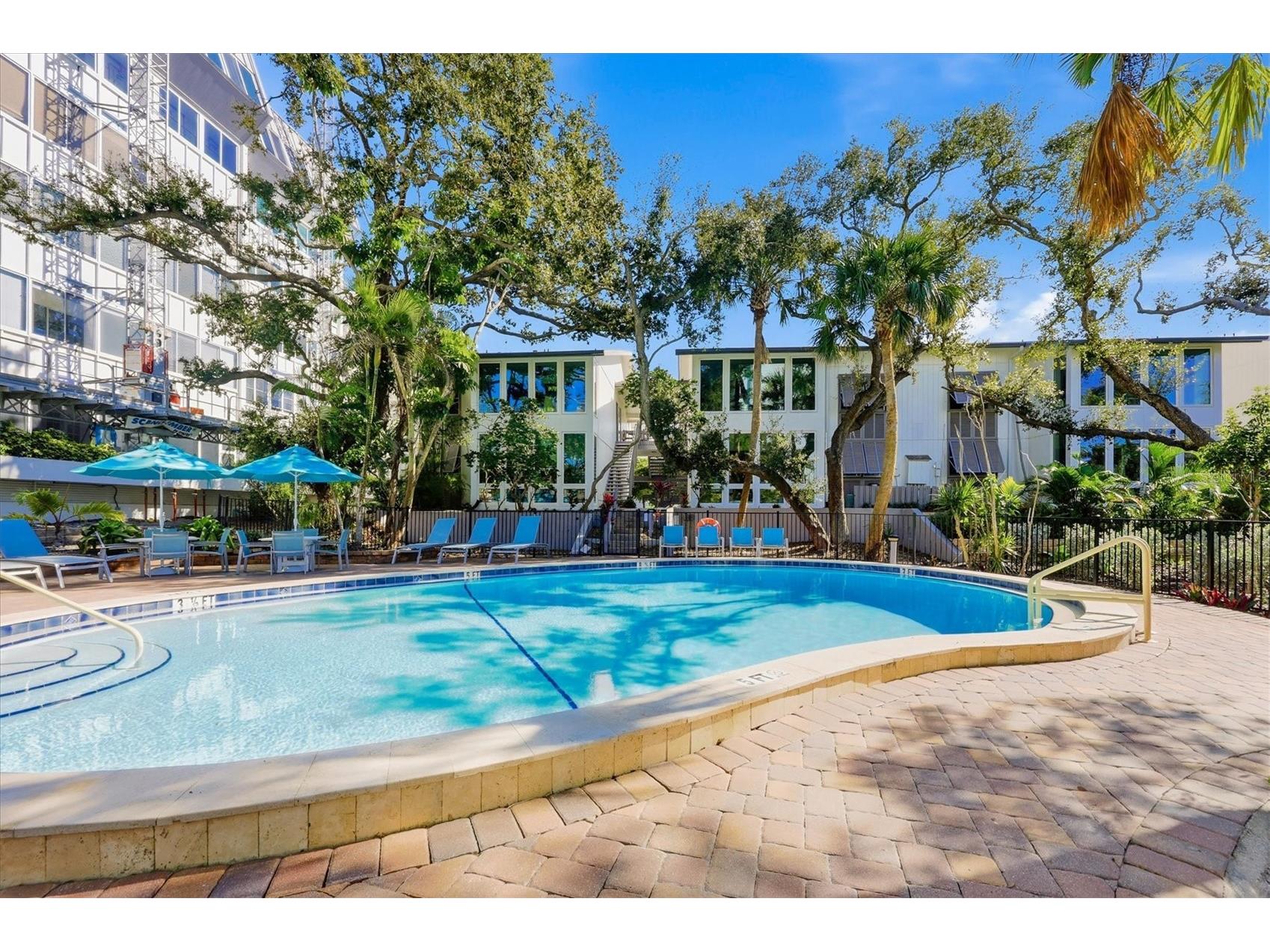 1200 E Peppertree Lane #307 Sarasota FL 34242 A4683608 image44