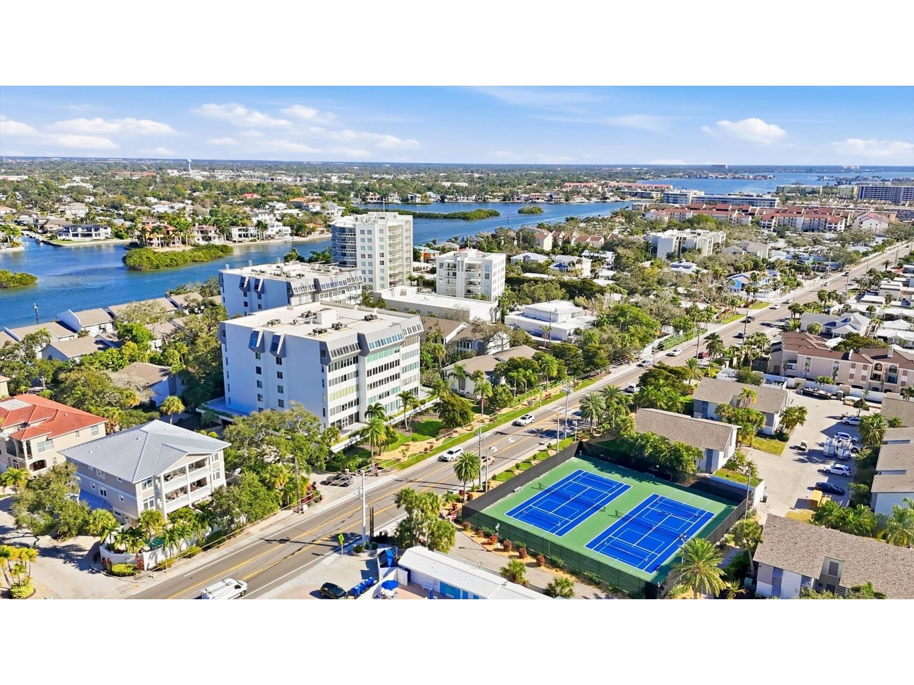 1200 E Peppertree Lane #307 Sarasota FL 34242 A4683608 image48