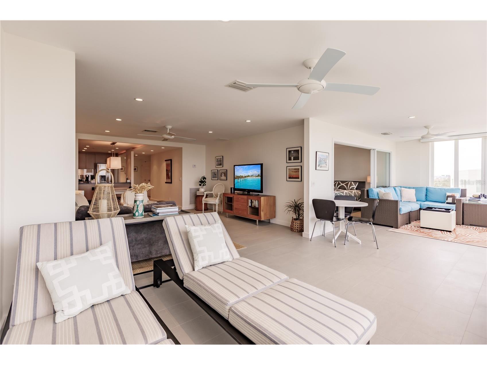 1200 E Peppertree Lane #402 Sarasota FL 34242 TB8470480 image28