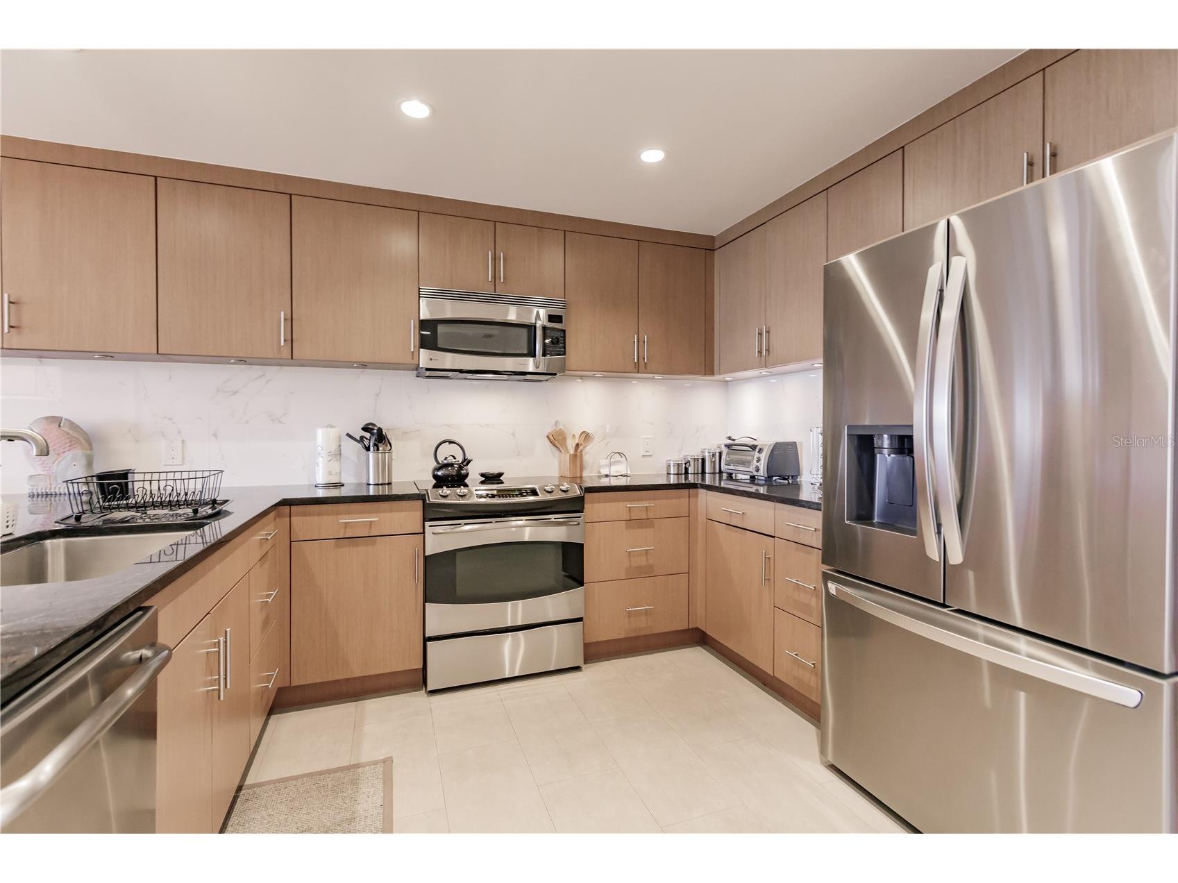 1200 E Peppertree Lane #402 Sarasota FL 34242 TB8470480 image4