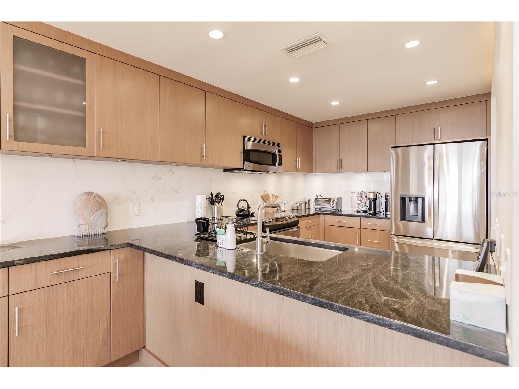 1200 E Peppertree Lane #402 Sarasota FL 34242 TB8470480 image8